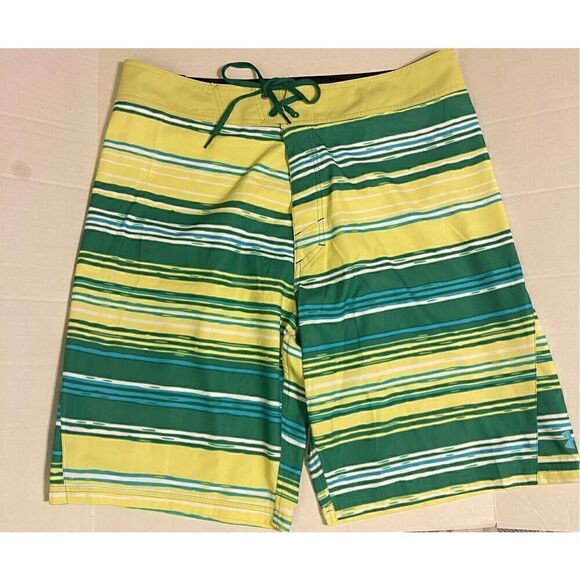Green Under Armour UA Surf Board Shorts Loose Mens 38 Heat Gear Swim Trunks - Picture 2 of 7